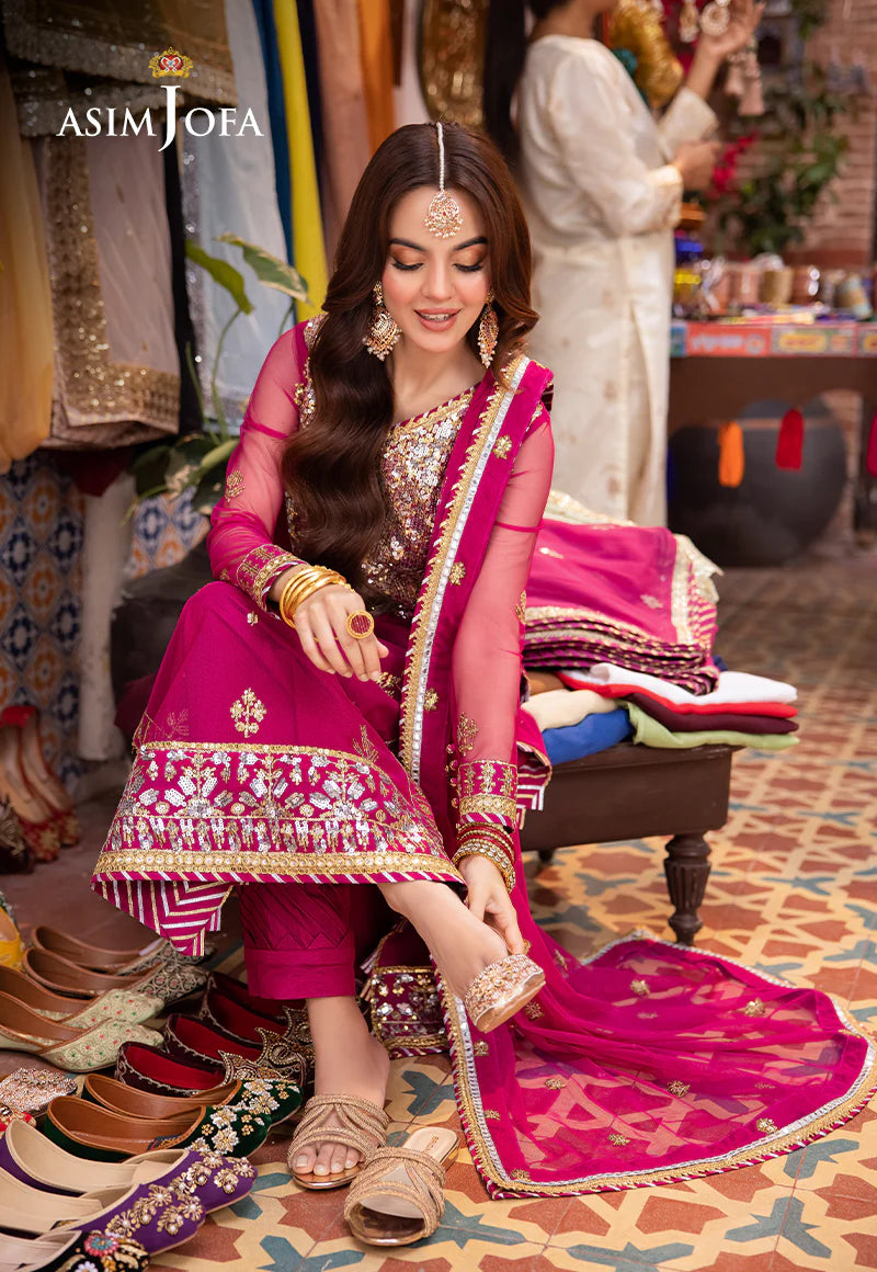 Pakistani salwar suit