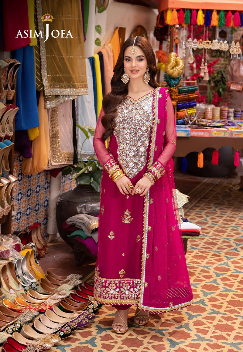 Pakistani salwar suit